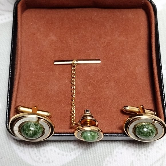 🎬 Jade Cufflinks & Tie Tac Set - Picture 4 of 4